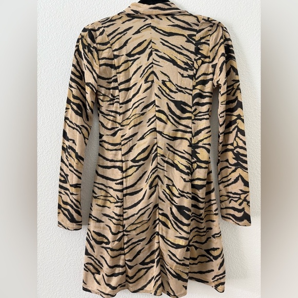 Metallic tiger Print Button-Up blazer Dress - Picture 5 of 7